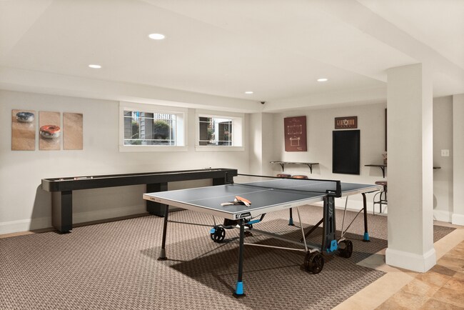 Sala de juegos - Fircrest Gardens Apartments