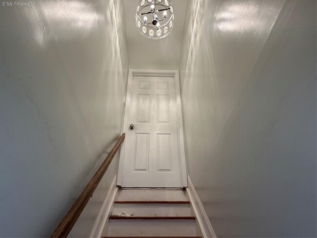 Building Photo - 15 Mida Ct