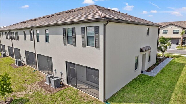 Foto del edificio - 15134 Sunny Day Dr