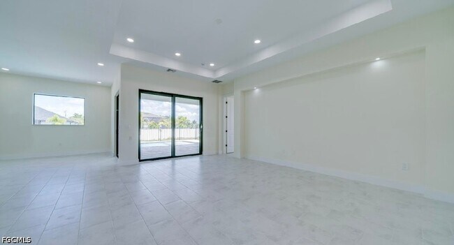 Building Photo - 141 SW 37th Pl
