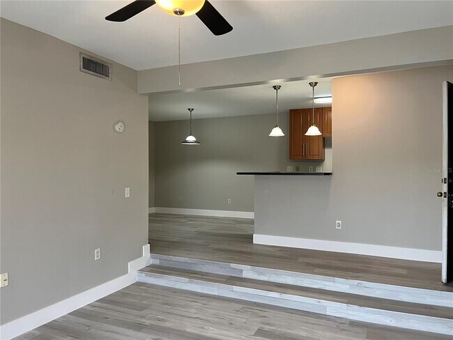 Building Photo - 155 N Pearl Lake Causeway