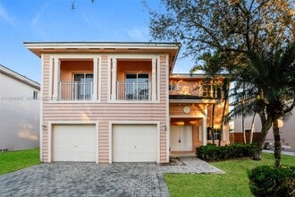 Building Photo - 377 NE 29th Terrace