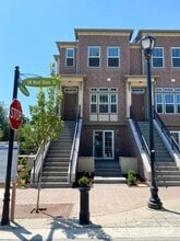 Building Photo - 11302 SW Mont Blanc St