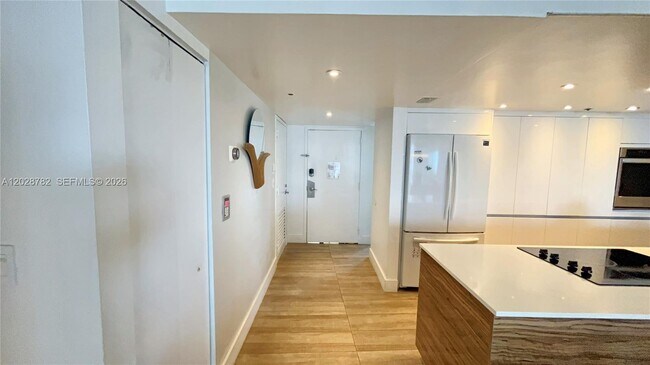 Foto del edificio - 1717 N Bayshore Dr