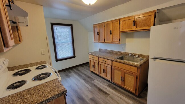 Foto del edificio - 1168 1/2 Shawano Ave