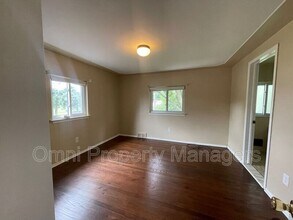 Building Photo - 31245 Bretz Dr