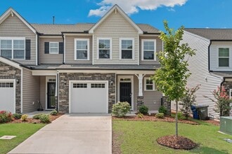 Building Photo - 212 Oakchest Ct