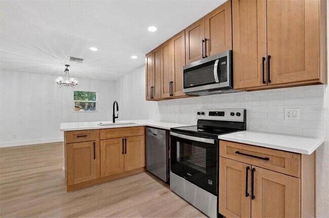Foto del edificio - 5518 Pine Cir NE