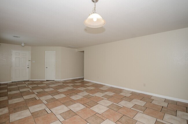 Building Photo - 11711 Wainscot Ct