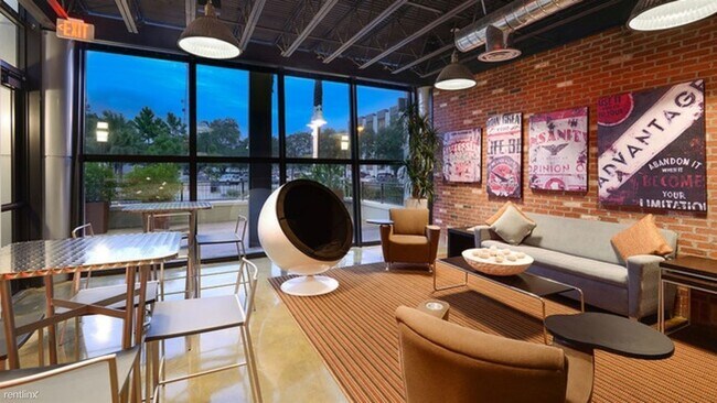 Foto del edificio - 1592 Central Ave