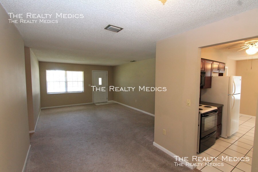 Primary Photo - 808 N Lavon Ave