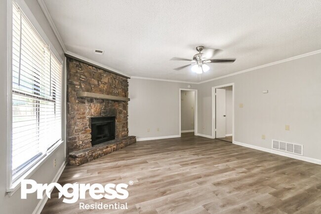 Building Photo - 6340 Treadway Trail