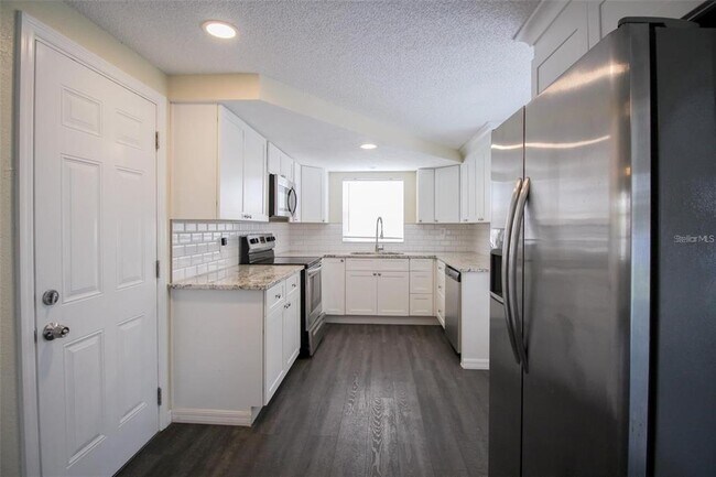 Building Photo - 1025 Croydon Ln