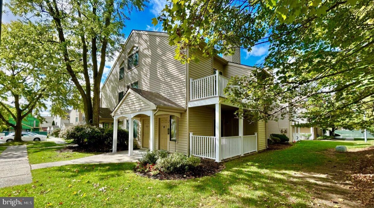 1015 Gregorys Way, Voorhees Township, NJ 08043 Room for Rent in