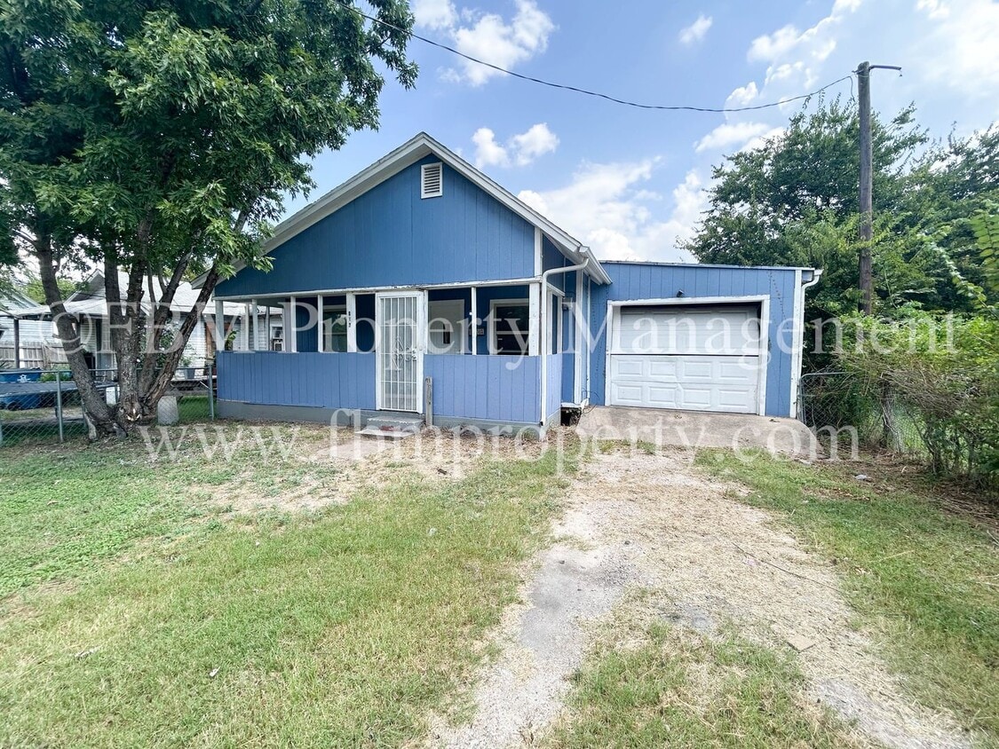 Primary Photo - 813 E 2nd Ave