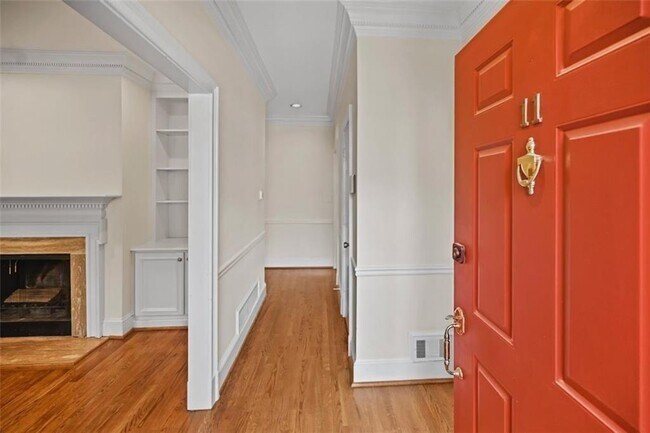 Foto del edificio - 11 Paces W Dr NW