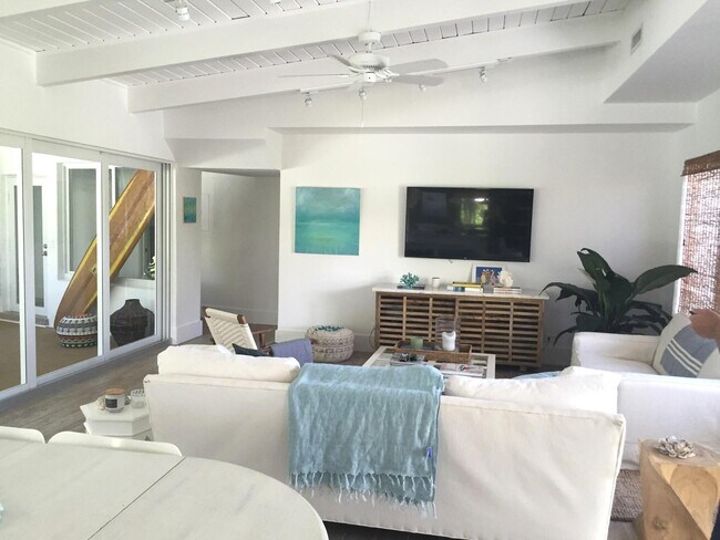 Building Photo - 145 Beacon Ln