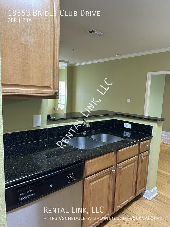 Building Photo - Tampa Condo For Rent