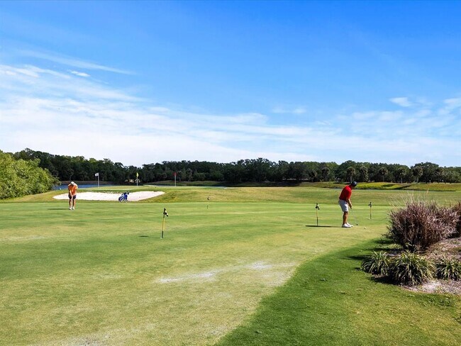 Foto del edificio - 811 Fairwaycove Ln