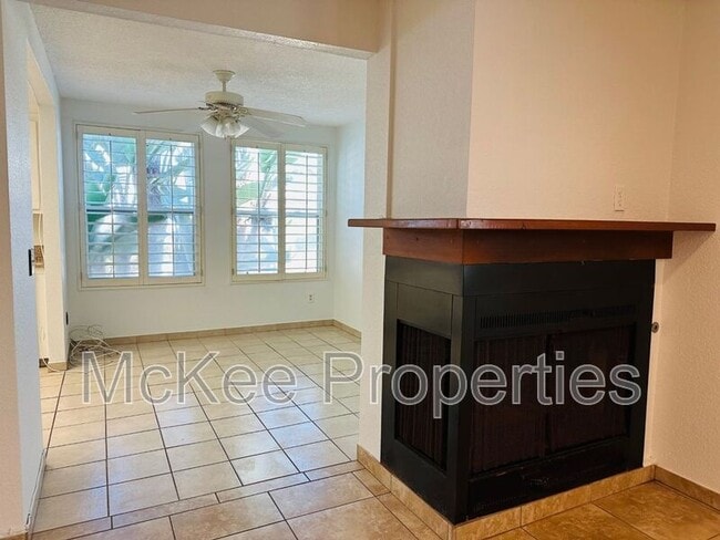 Building Photo - 1000 2nd St