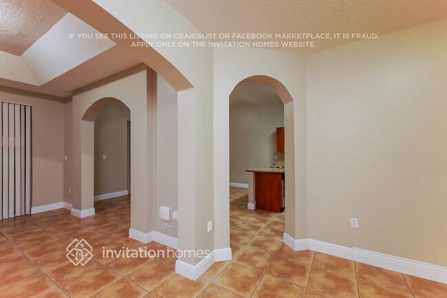 Foto del edificio - 8387 NW 143rd St