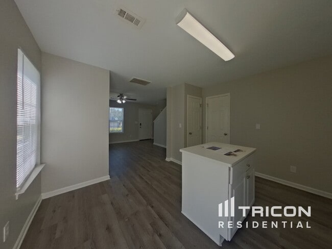 Building Photo - 4920 Hopewood Ln