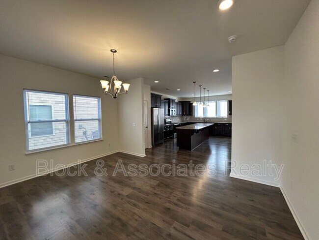 Building Photo - 4037 Pursuance Ct