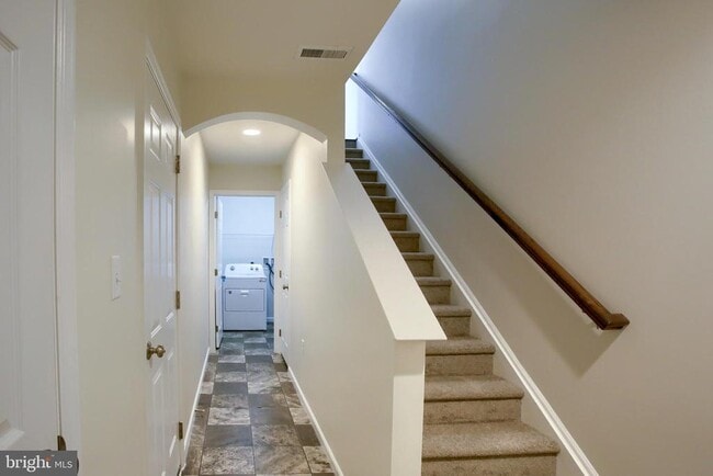 Building Photo - 3041 Meridian Cmns