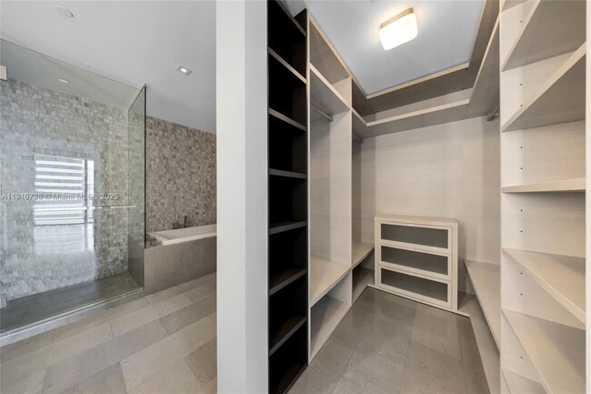 Building Photo - 88 SW 7th St