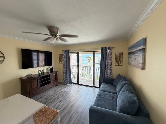 Building Photo - 3938 Surfside Blvd