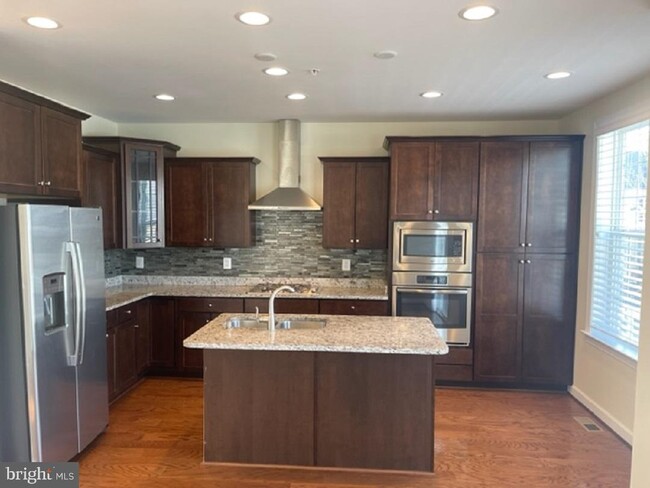 Foto del edificio - 2100 Garden Grove Ln