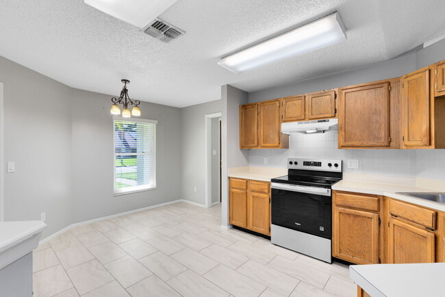 Building Photo - 738 Rosalie Way