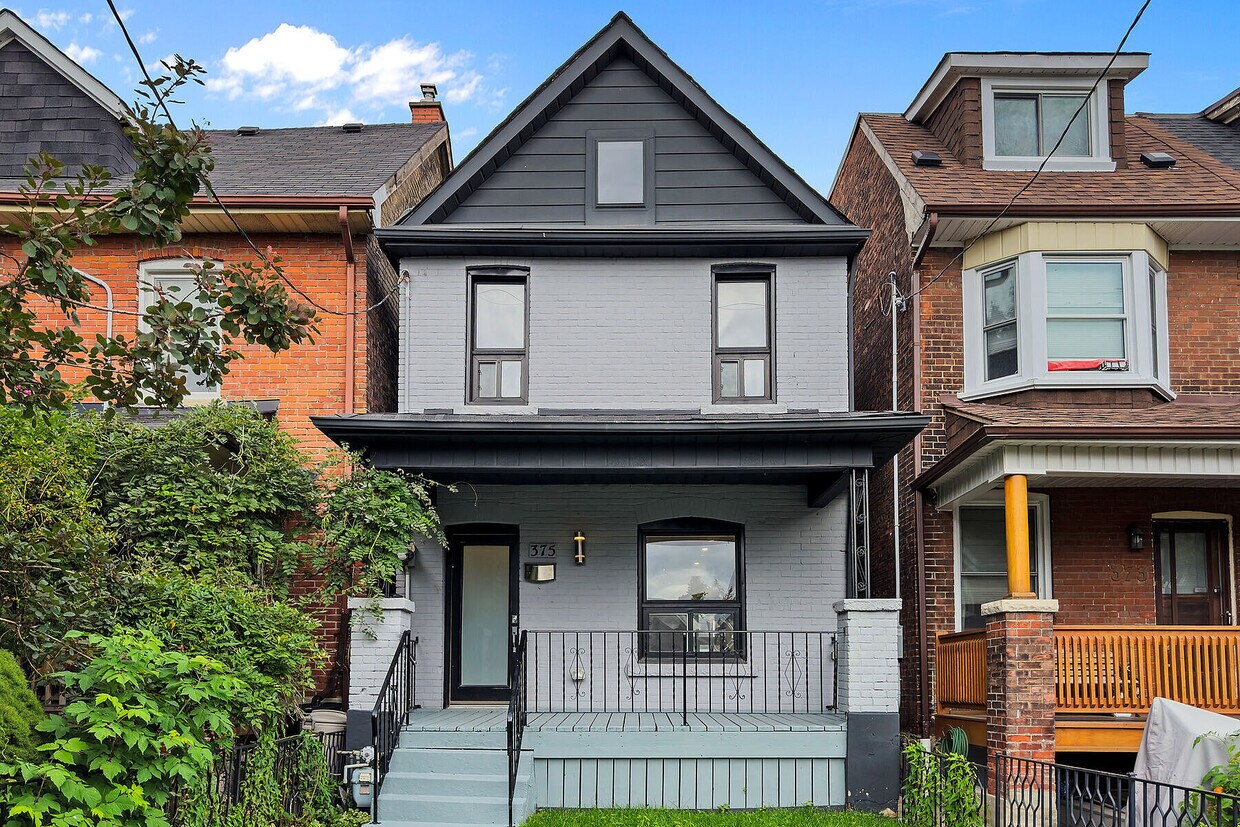 Primary Photo - 375 Westmoreland Ave N