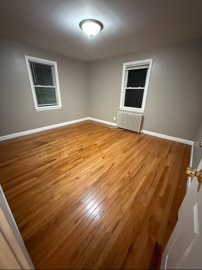 Foto del edificio - 24 Paragon Ln