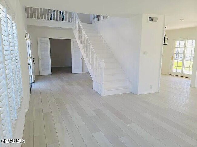 Foto del edificio - 1574 Norwich Ave