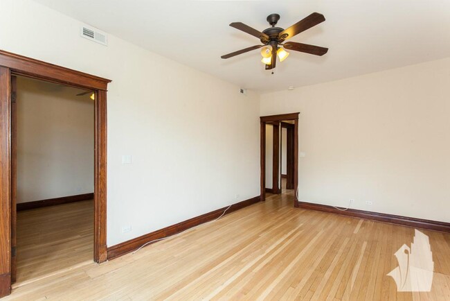 Foto del edificio - 1440 W Addison St