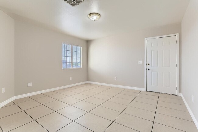 Building Photo - STUNNING Second Floor 2 Bedroom, Unit near...