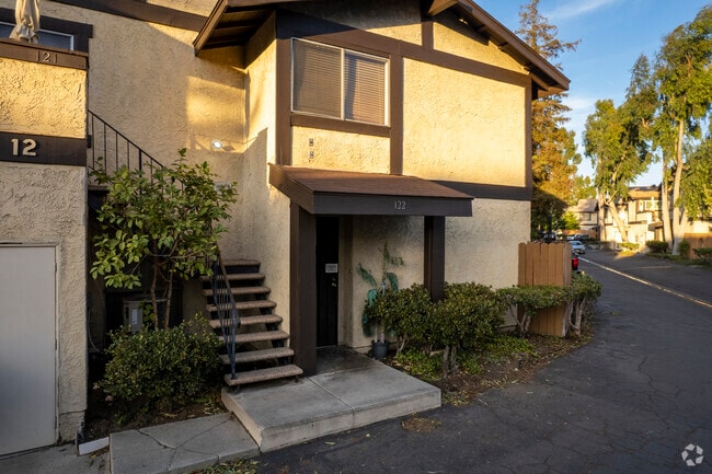 Building Photo - 9800 Vesper Ave