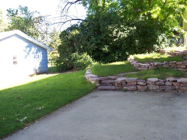 Foto del edificio - 4 BEDROOM | 2 BATH | DETACHED GARAGE | WEST SIDE