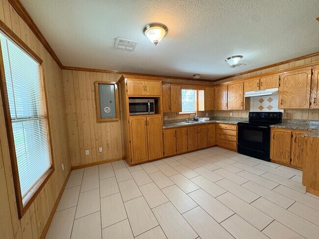 Foto del edificio - 633 N Simmons St