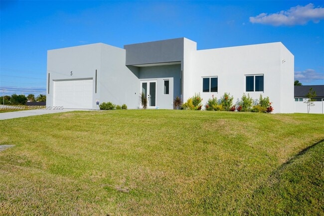 Building Photo - 5 SW 26th Pl