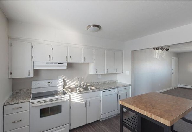 Building Photo - 2 bedroom in Arvada CO 80004