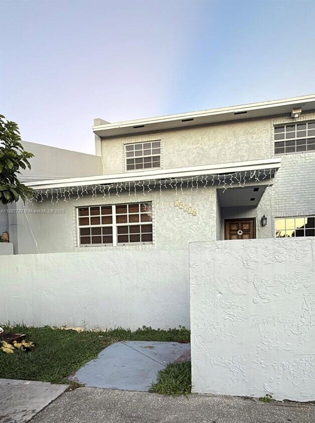 Primary Photo - 19319 NW 54th Ct
