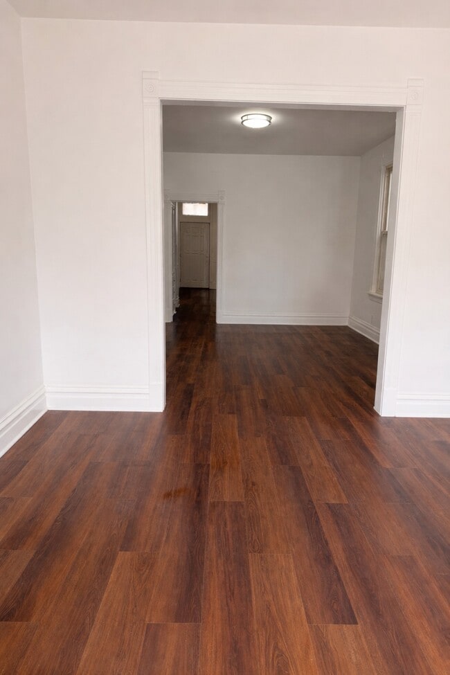 Building Photo - 3518 W Diversey Ave