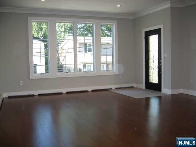 Building Photo - 818 Jassamine Way