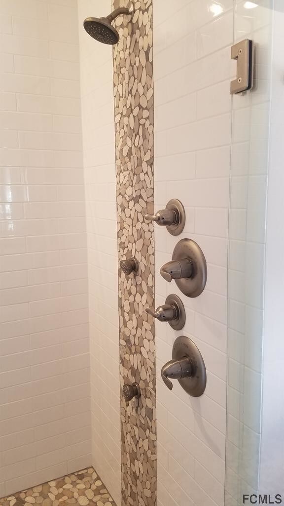 Building Photo - 6259 N Ocean Shore Blvd