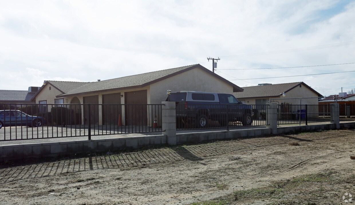 Building Photo - 12324 Kiowa Rd