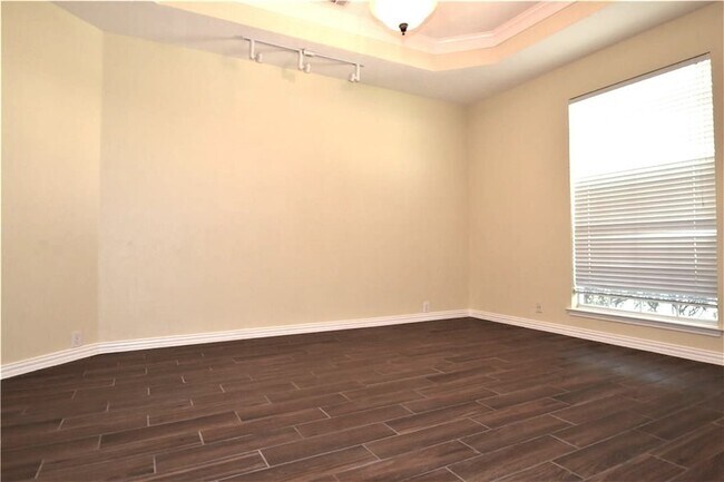 Foto del edificio - 2708 Cascade Dr