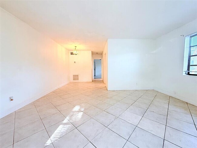 Foto del edificio - 141 NW 27th Terrace