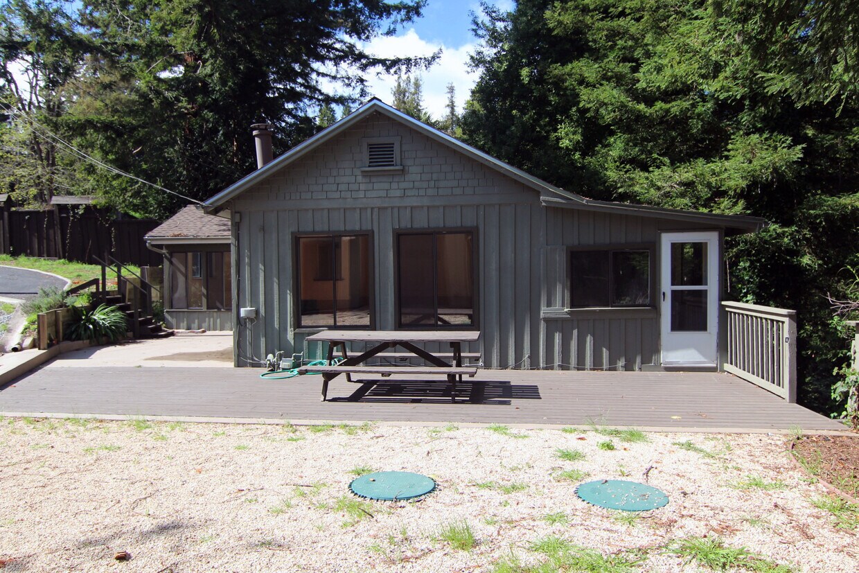 Primary Photo - 6500 Hwy 9